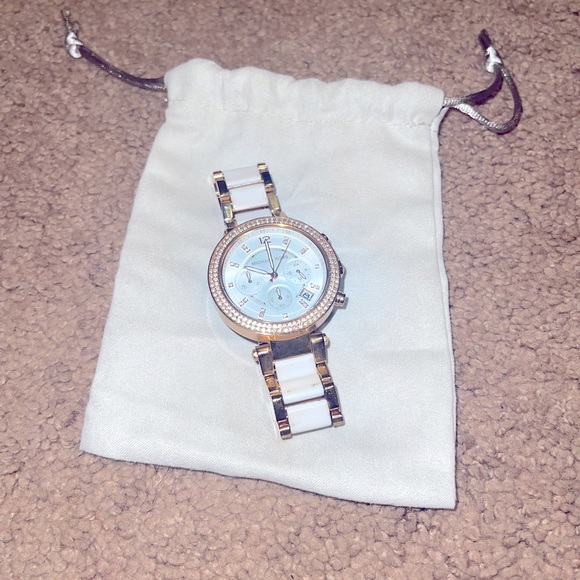 Michael Kors White/Gold Watch - Picture 1 of 10